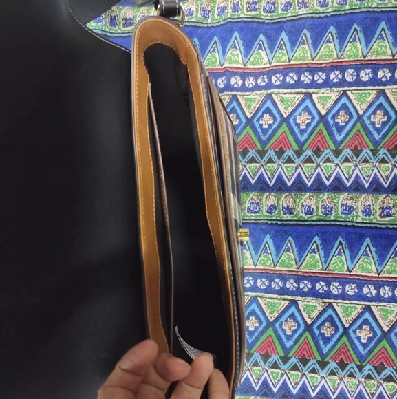 BURBERRY Note Check Bag - Picture 4 of 9